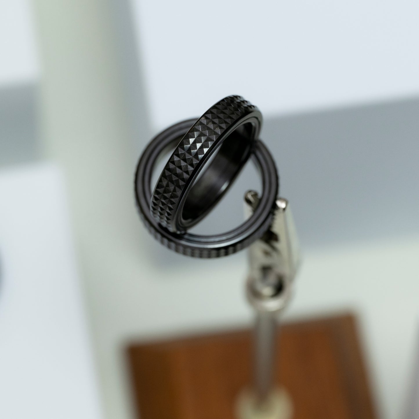 YEDC ZhuanYun Paris on your finger